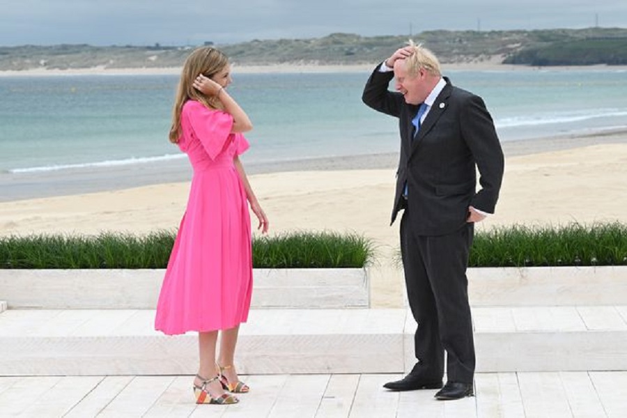 3 Prime Minister Boris Johnson and Carrie Johnson wait to greet guests for the leaders official welcome and family photo, during the G7 summit in Corâ¦