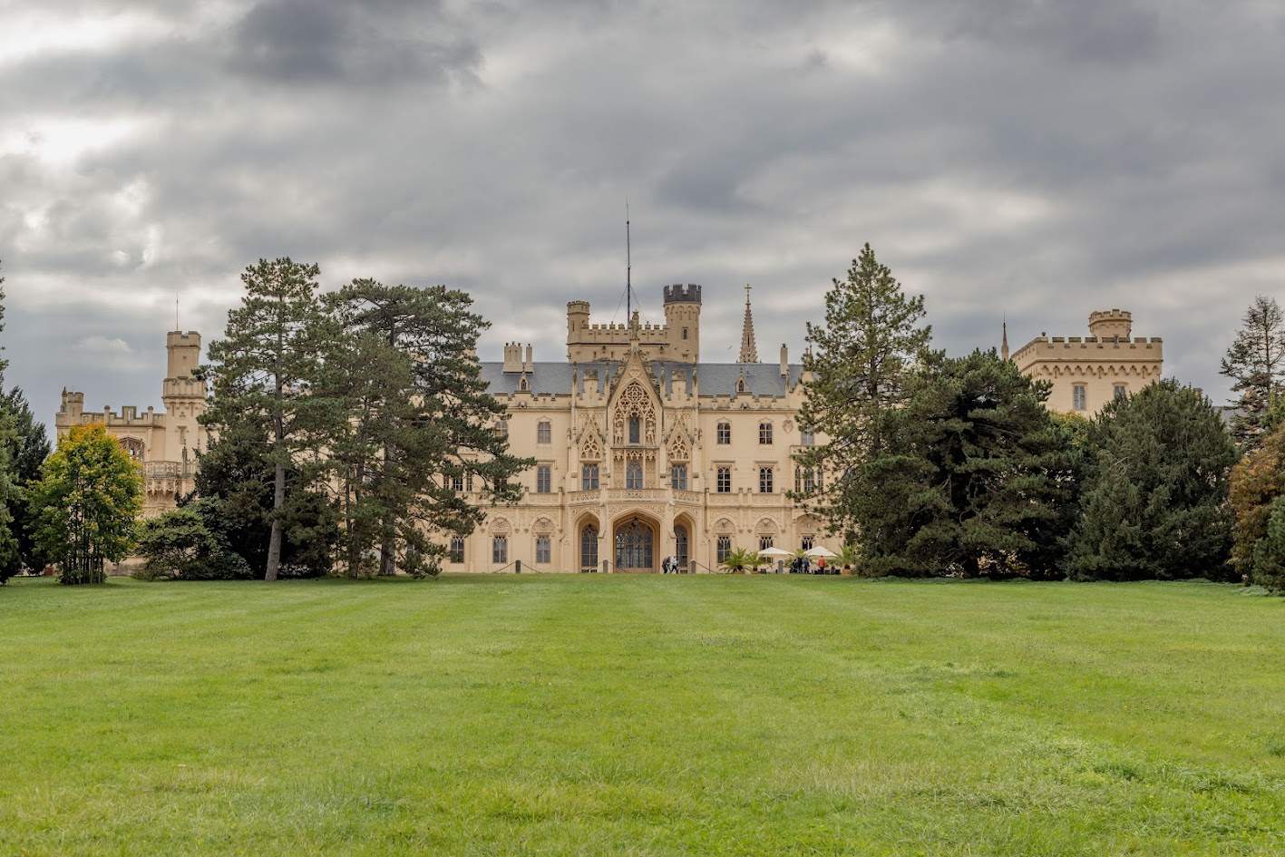 Замок Lednice Замок Lednice